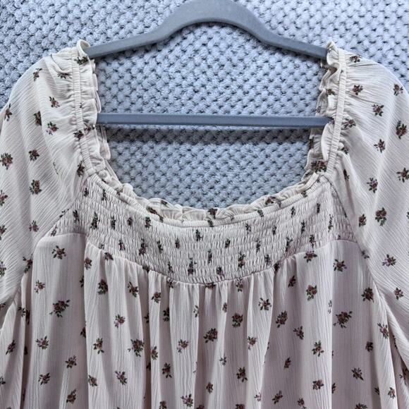 Torrid Top Womens 4 4X/26 Cream Floral Square Smocked Neck Milkmaid Peasant - Picture 3 of 12